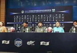 网球夜战：岭北银狐队读秒扳平西城猎隼队，主帅临场妙招轮换效果显现